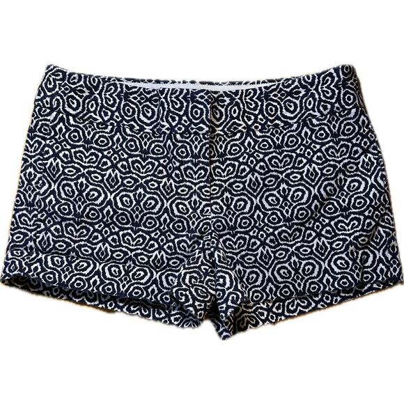 J.Crew Women's Size 8 Navy Blue &‎ White Retro Geometric Patterned Shorts - Picture 1 of 4